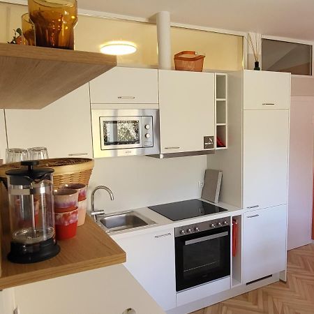 Orange Flat By Grazrentals Highest Standard & Free Parking Extérieur photo