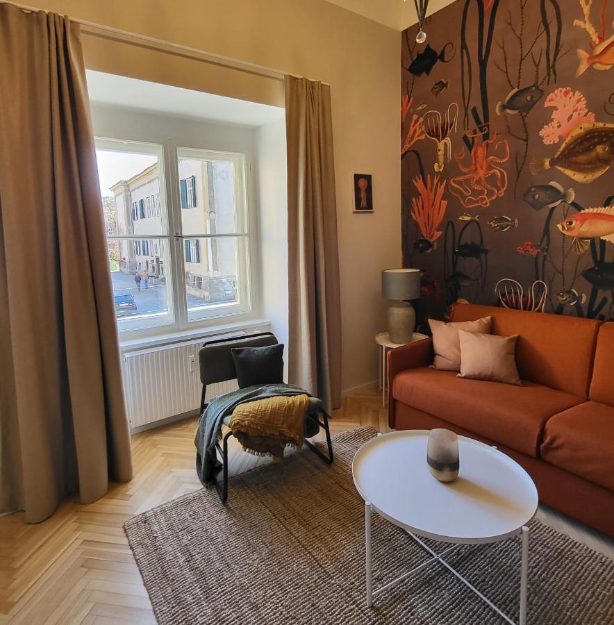 Orange Flat By Grazrentals Highest Standard & Free Parking Extérieur photo