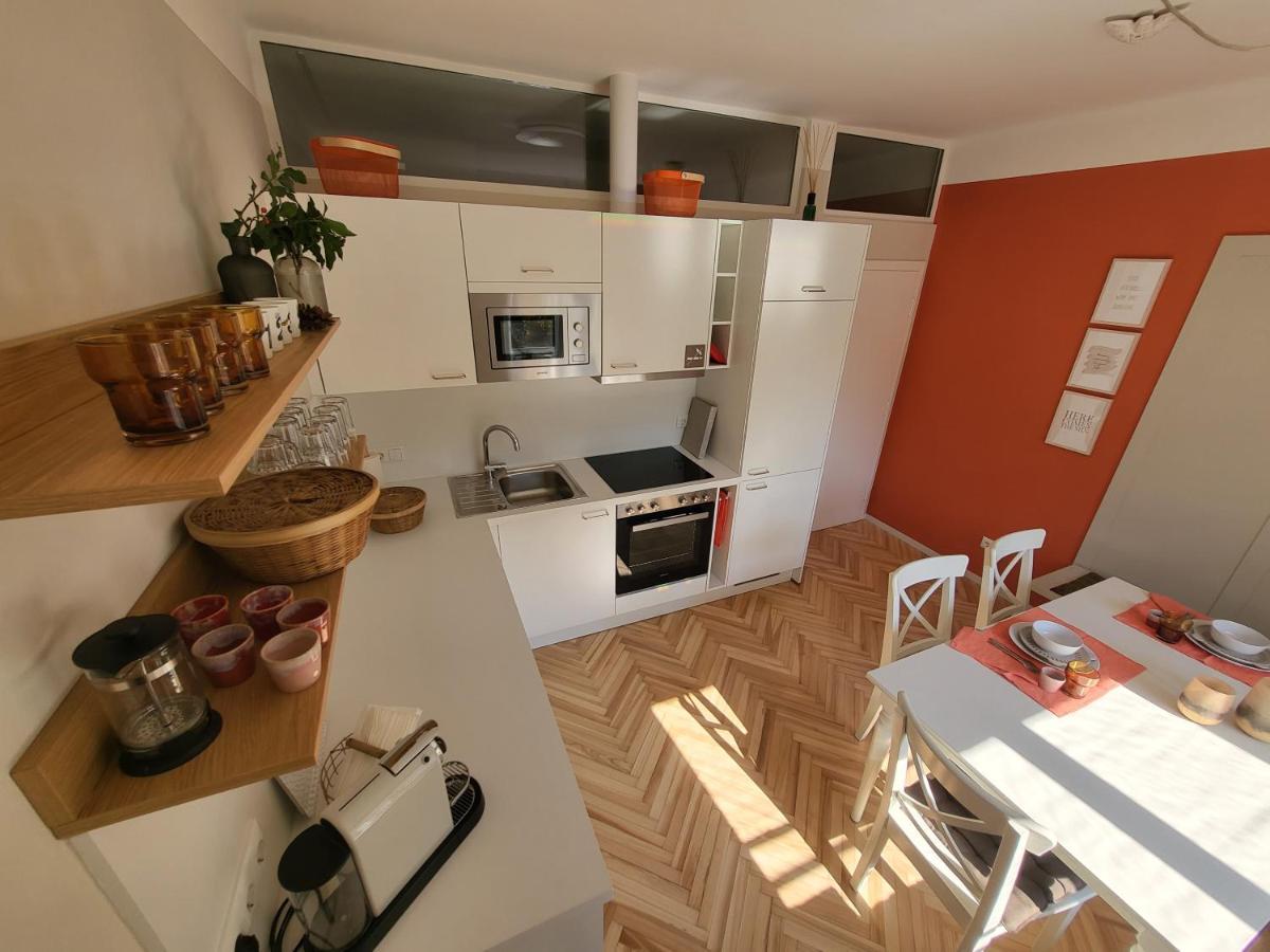 Orange Flat By Grazrentals Highest Standard & Free Parking Extérieur photo